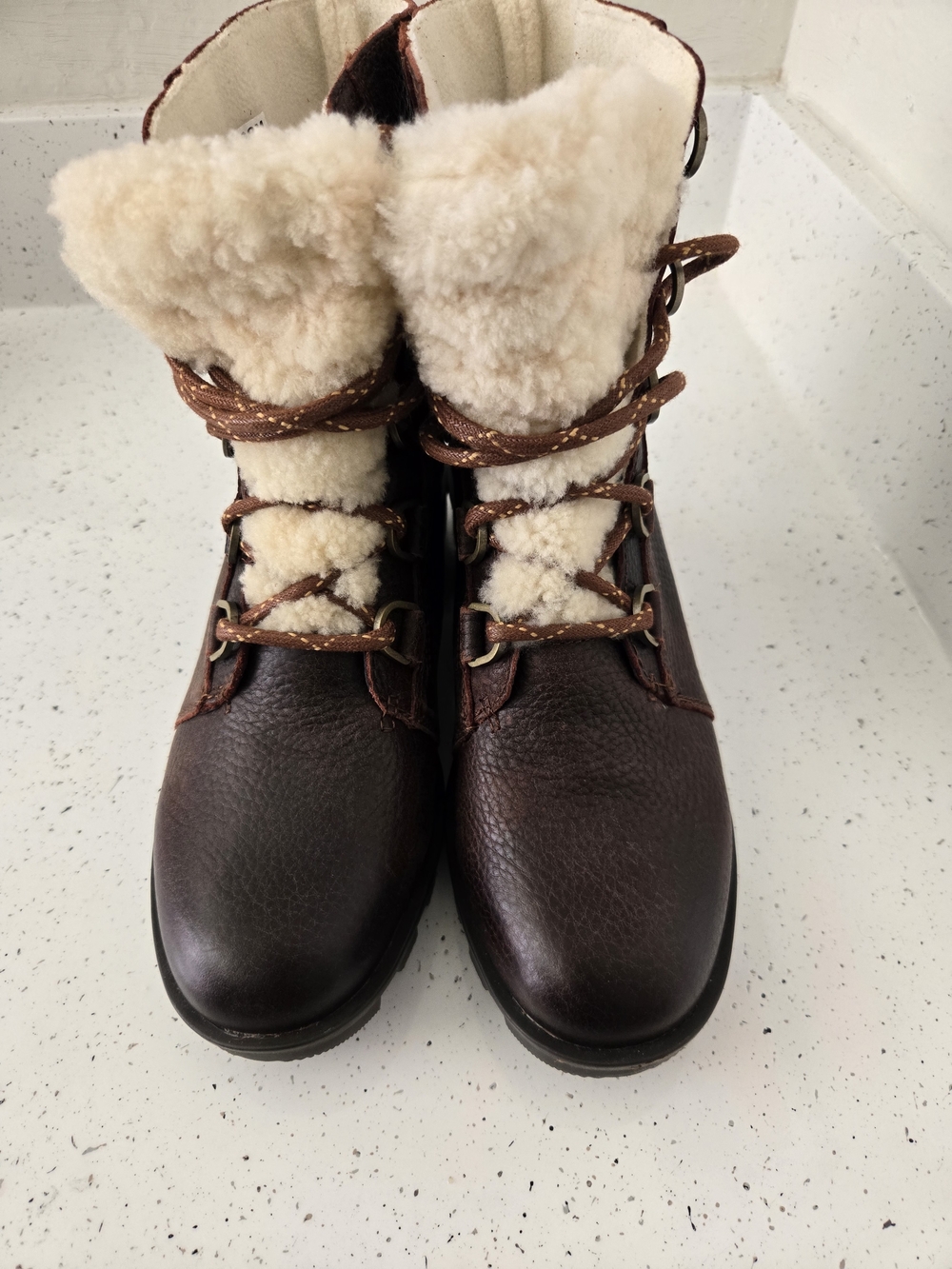 Sorel Women's Phoenix Short Lace Up Cozy Sherpa Leather Brown Boots Size 8 - Picture 2 of 7